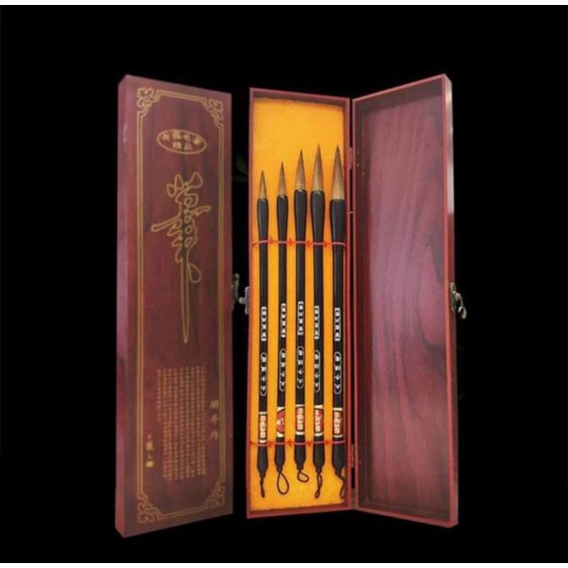 Bộ 5 bút có hộp đựng